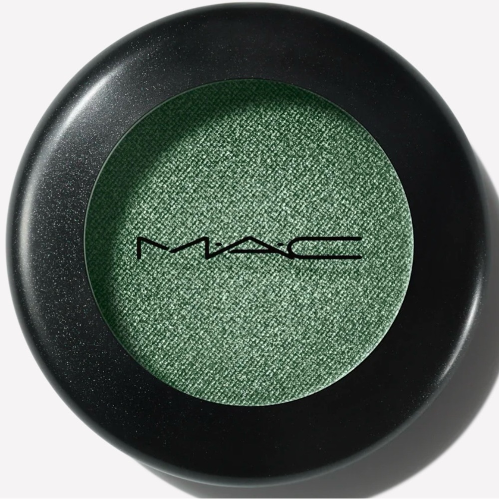 NIB MAC EYE SHADOW THAT’S SHOWBIZ BABY FROST